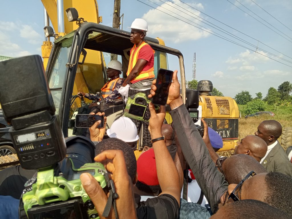 JUST IN: Gov Otti Flags Off the Reconstruction of 11.5KM NTIGHA-NBAWSI-UMUALA Road