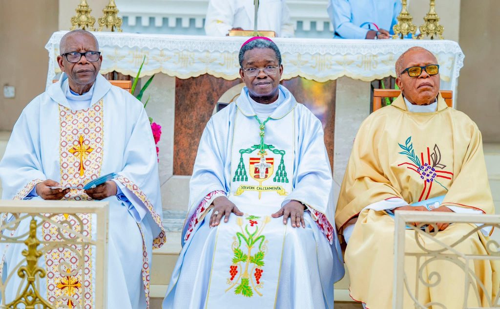 Gov Otti Approves Reconstruction of Egbelu-Etiti–Eziama–Ntigha–Imo River Road, Includes Owerrinta Skills Centre Access Road in 2026 Budget