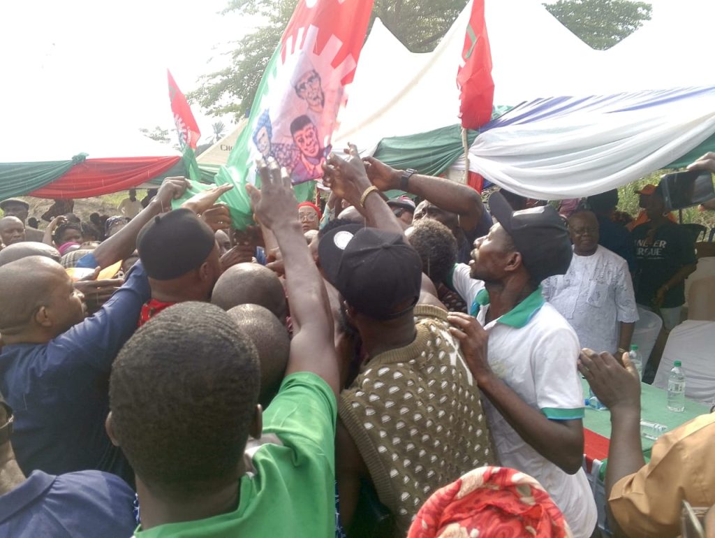 Over 1,000 Defect to Labour Party in Amasaa Ntigha